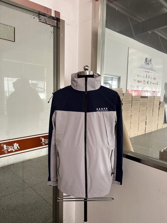 湖北成龙威汽车冲锋衣(图3)